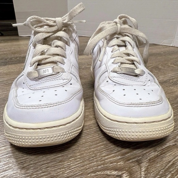 Nike Air Force One Women's 6.5 White Leather Athleisure Streetwear Skater Y2K - Picture 4 of 8